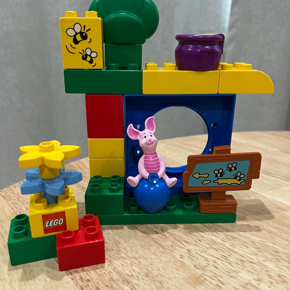 VINTAGE LEGO 2984 DUPLO Winnie The Pooh - Pooh N' Piglet's Honey Hunt 1999
